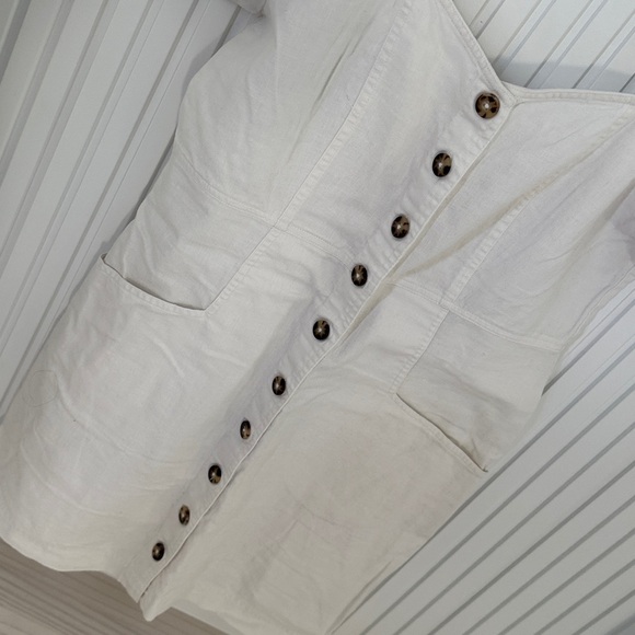 Elegant Cream Button-Down Dress - Picture 4 of 4